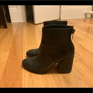 Vintage black leather boots aldo size 5 block heel